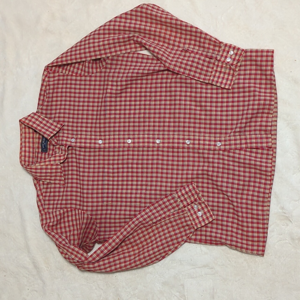 Van Heusen men's plaid button down shirt Medium